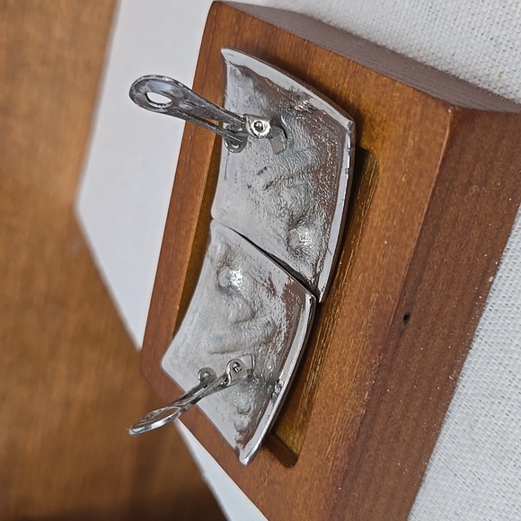 Vintage Enamel Silver Tone Clip-On Earrings Native American Design - Picture 4 of 4